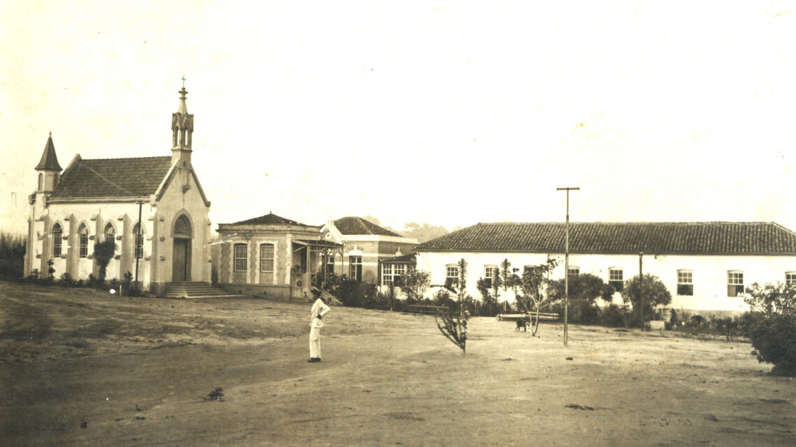 OS HOSPITAIS NA VILA INDUSTRIAL: DOS VARIOLOSOS E DOS MORFETICOS